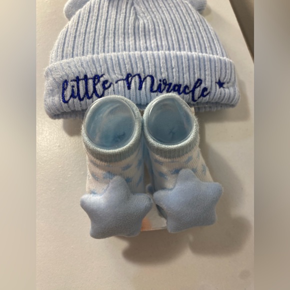 Stepping Stones Newborn Beanie and Footies Set NWT - Picture 2 of 5